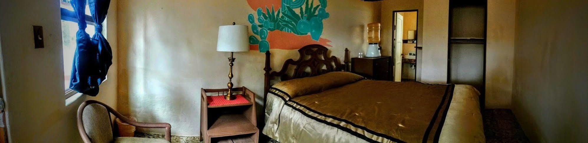 Old Mill Hotel San Quintin Екстер'єр фото