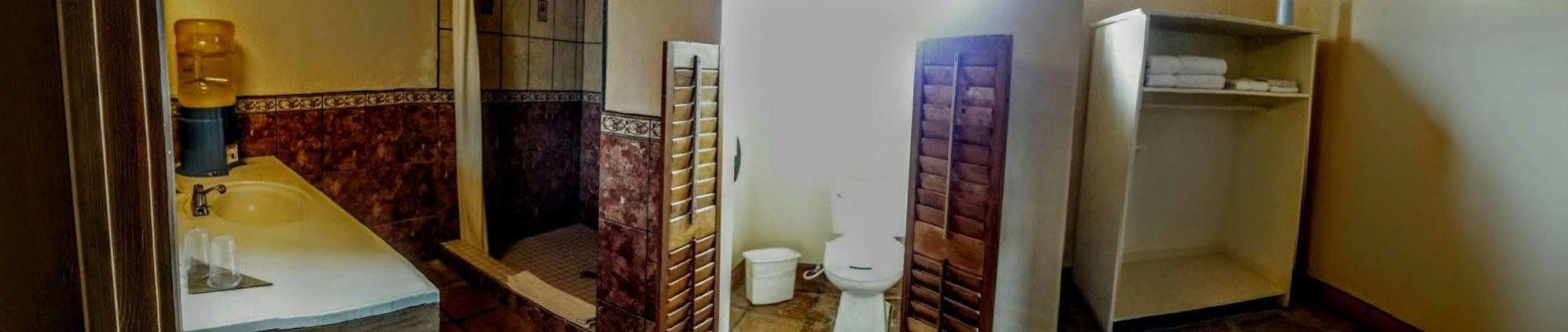 Old Mill Hotel San Quintin Екстер'єр фото