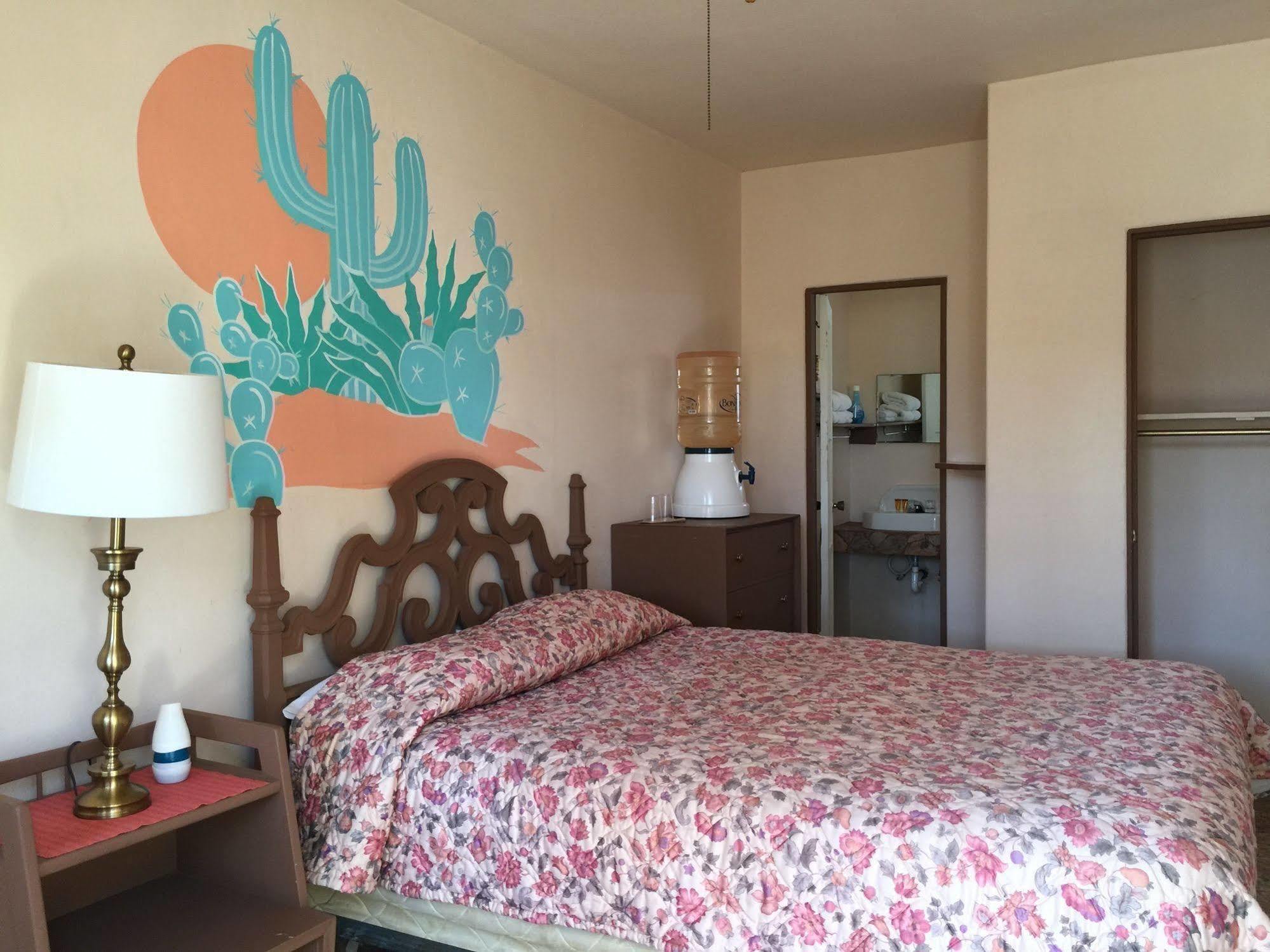 Old Mill Hotel San Quintin Екстер'єр фото