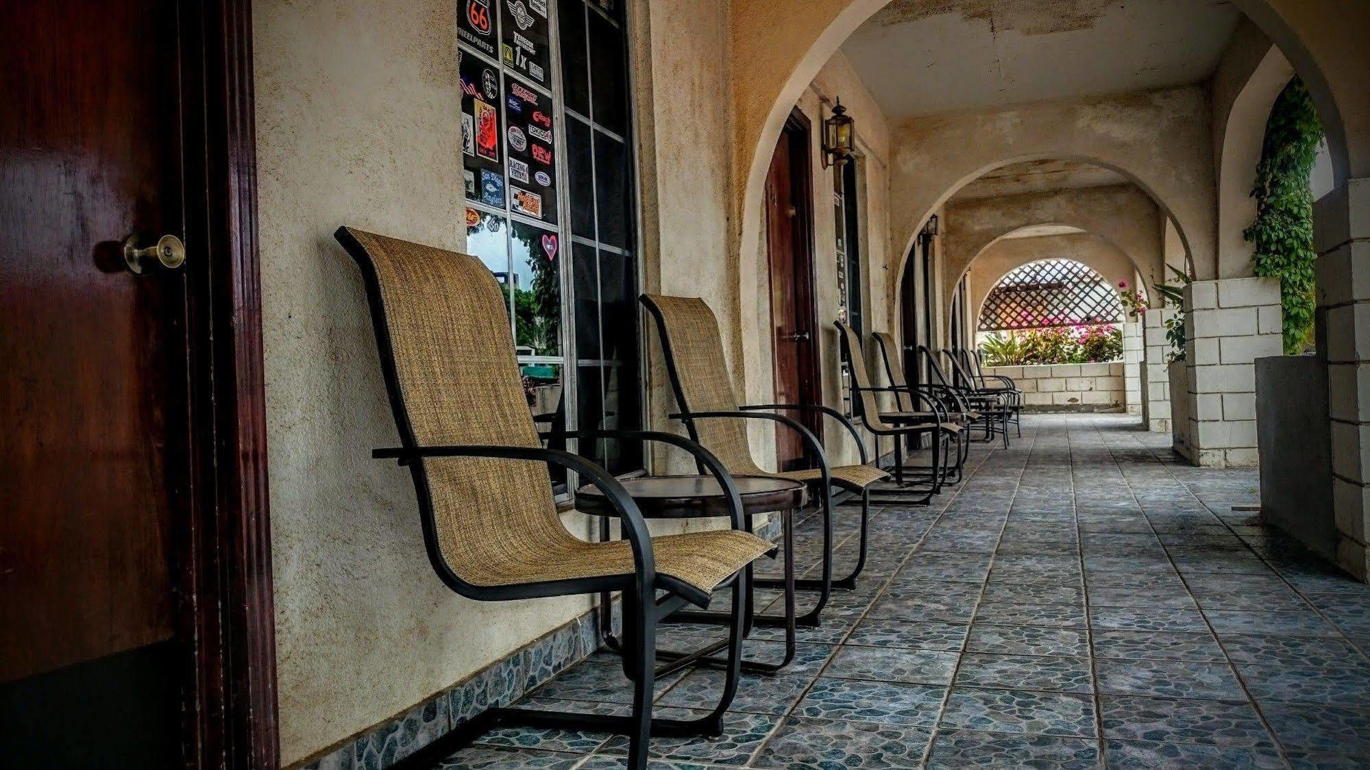 Old Mill Hotel San Quintin Екстер'єр фото